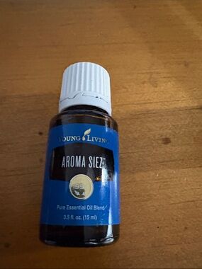 Young Living Aroma Siez Essential Oil - Blue and White